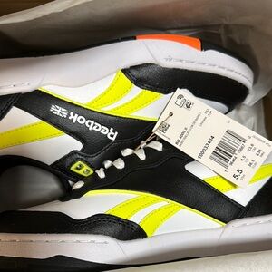 Reebok Unisex Adult BB 4000 II Basketball Shoe| size 5.5 men/size 7 women